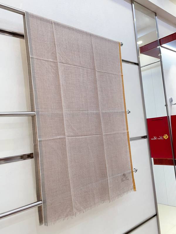 Loro Piana Scarf LPC00041 Loro Piana Scarf LPC00041